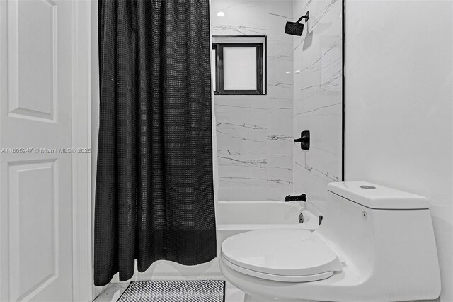 4029 SW 22nd St, West Park, FL 33023 - full bath featuring toilet and shower / tub combo