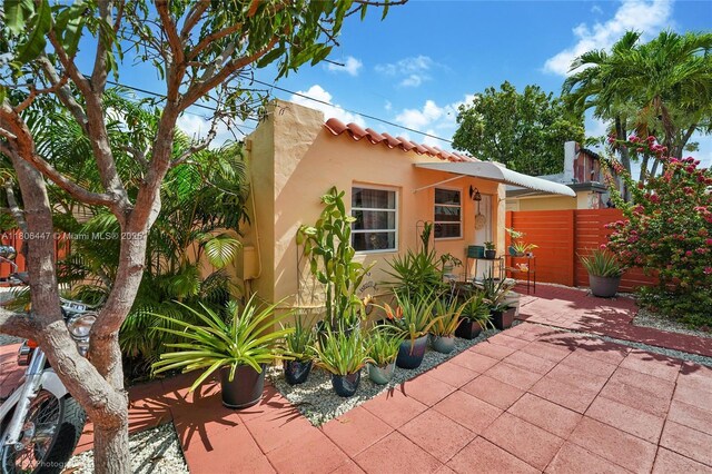 1727 SW 11th Ter, Miami, FL 33135 - exterior space