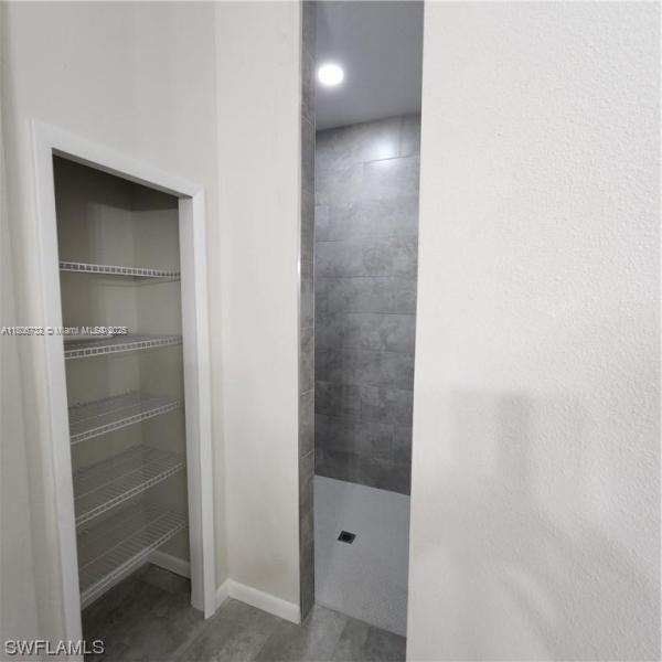 1818 Inwood Rd, La Belle, FL 33935 - detailed view of baseboards