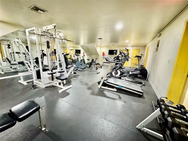8810 Fontainebleau Blvd Unit 318, Miami, FL 33172 - view of exercise room