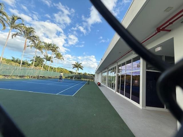 15051 Royal Oaks Ln Unit 1703, North Miami, FL 33181 - view of tennis court