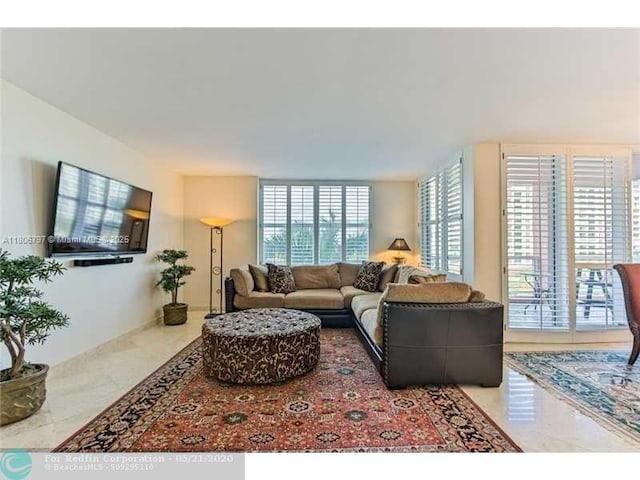2100 N Ocean Blvd Unit 5B, Fort Lauderdale, FL 33305 - view of living area