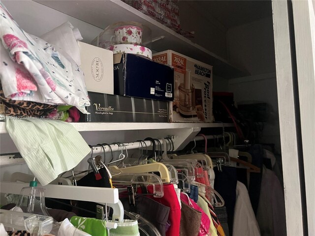 1527 NW 101st St, Miami, FL 33147 - view of storage area