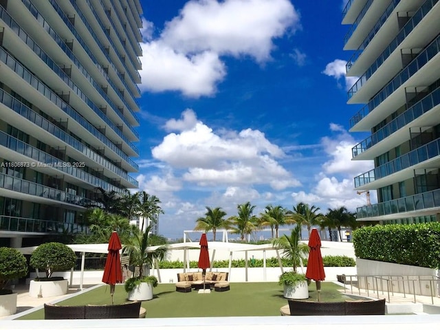1111 SW 1st Ave Unit 2217-N, Miami, FL 33130 - surrounding community with an outdoor hangout area