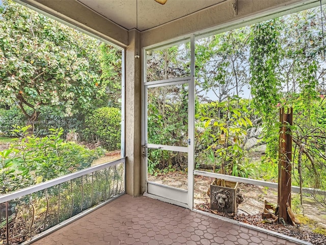 2530 E Aragon Blvd Unit 1, Sunrise, FL 33313 - unfurnished sunroom with ceiling fan