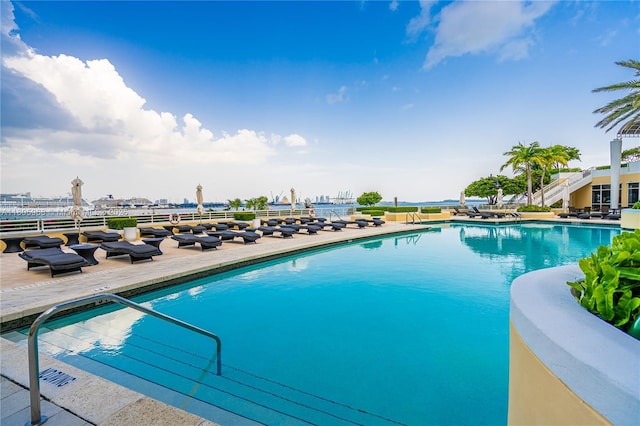 848 Brickell Key Dr Unit 3803, Miami, FL 33131 - view of community pool