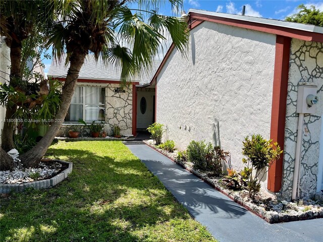 1304 Redstart Ct, Homestead, FL 33035 - photo 2