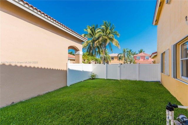 1060 NW 192nd Ave, Pembroke Pines, FL 33029 - view of yard