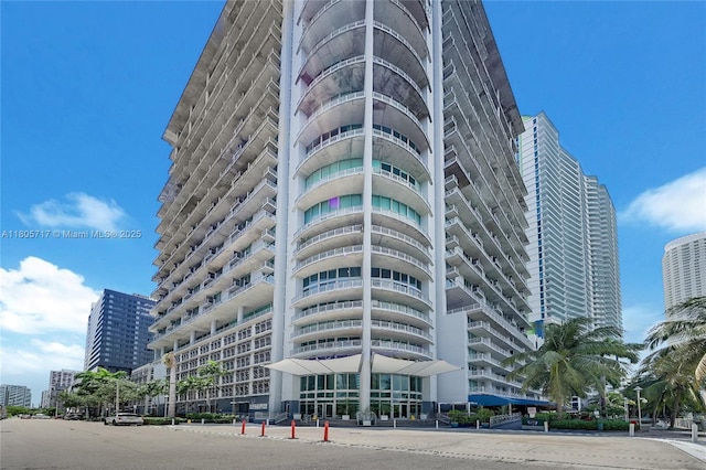 690 SW 1st Ct Unit 2109, Miami, FL 33130 - view of building exterior
