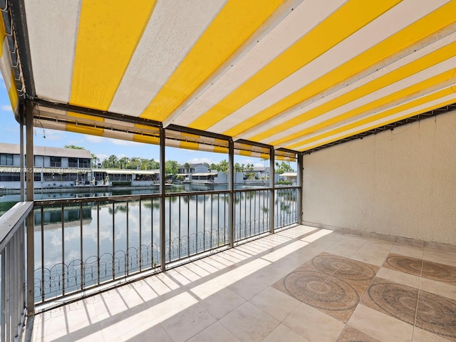 16380 Briar Patch Pl, Miami Lakes, FL 33014 - unfurnished sunroom featuring a water view