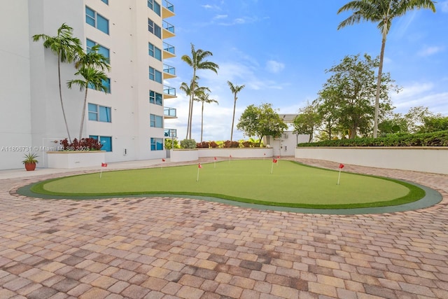 2641 N Flamingo Rd Unit 2408N, Sunrise, FL 33323 - view of home's community featuring a putting area