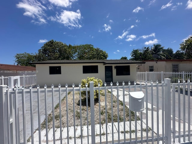 732 Burlington St, Opa-Locka, FL 33054 - ranch-style house featuring a fenced front yard