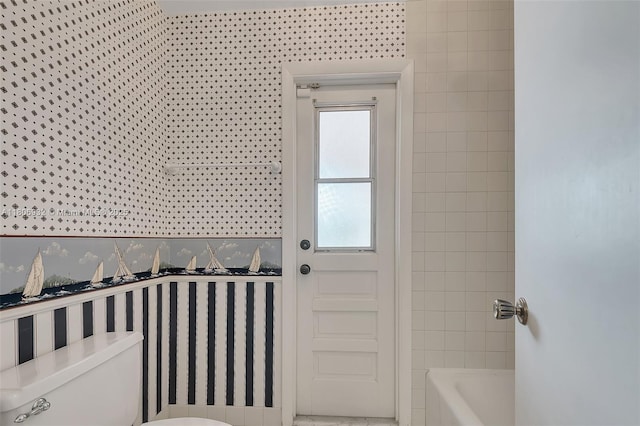9620 E Calusa Club Dr, Miami, FL 33186 - bathroom featuring toilet and wallpapered walls