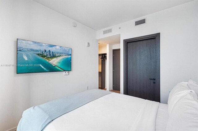 398 NE 5th St Unit 4518, Miami, FL 33132 - bedroom with a closet