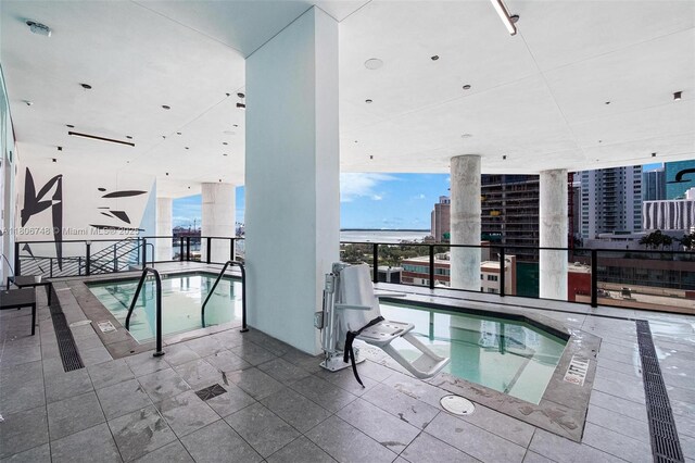 398 NE 5th St Unit 4518, Miami, FL 33132 - view of indoor pool