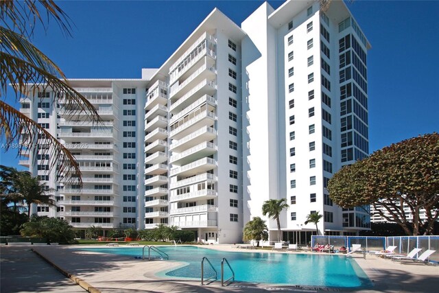 200 Ocean Lane Dr Unit 305, Key Biscayne, FL 33149 - view of community pool
