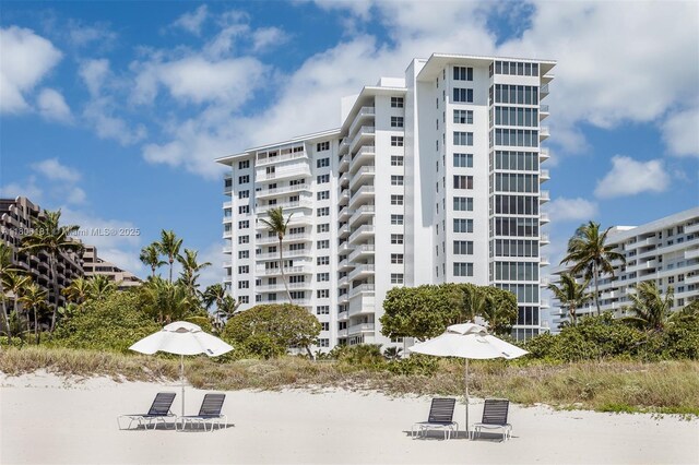 200 Ocean Lane Dr Unit 305, Key Biscayne, FL 33149 - view of apartment building / complex