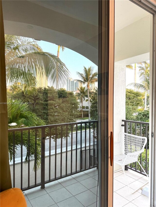826 E Spinnaker Dr E, Hollywood, FL 33019 - view of balcony
