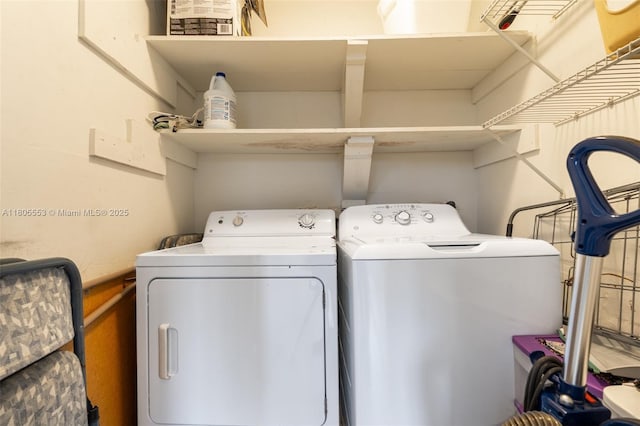446 Flanders J 4460, Delray Beach, FL 33484 - laundry room featuring washer and clothes dryer