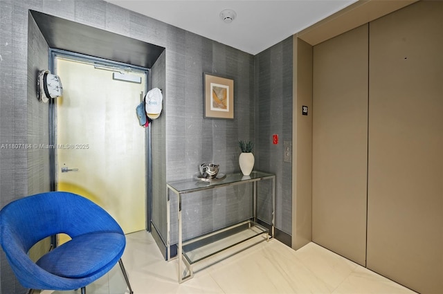 650 Ne 32 3302, Miami, FL 33137 - corridor featuring elevator