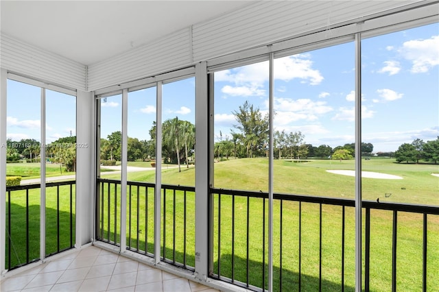 9220 S Hollybrook Lake Dr Unit 208, Pembroke Pines, FL 33025 - unfurnished sunroom featuring golf course view