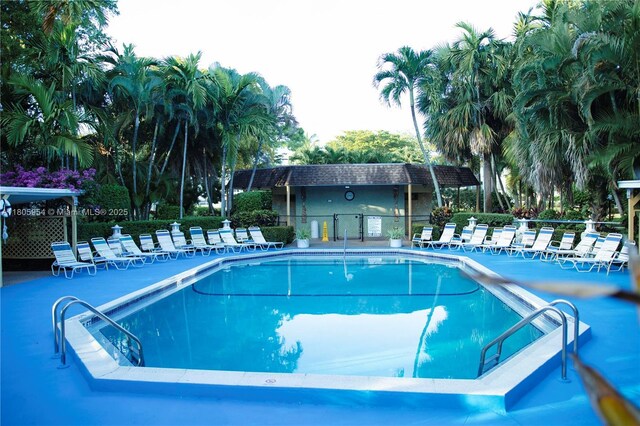 5141 W Oakland Park Blvd Unit 210, Lauderdale Lakes, FL 33313 - community pool with a patio