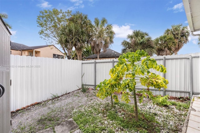 8252 NW 191st Ln Unit 15R, Hialeah, FL 33015 - view of fenced backyard