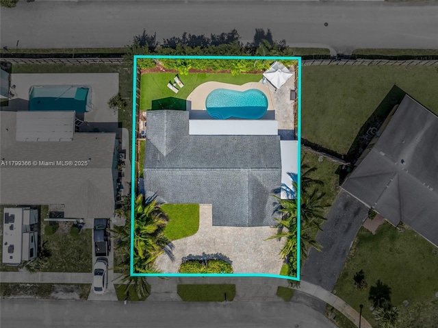 6847 NW 24th Way, Fort Lauderdale, FL 33309 - aerial view of property and surrounding area with property boundaries highlighted