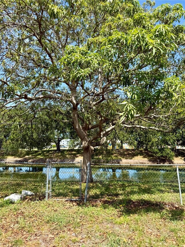 1311 SW 85th Ave, Pembroke Pines, FL 33025 - photo 6