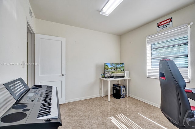 45 NW 127th St, North Miami, FL 33168 - office space with baseboards