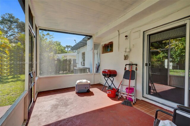 45 NW 127th St, North Miami, FL 33168 - view of sunroom