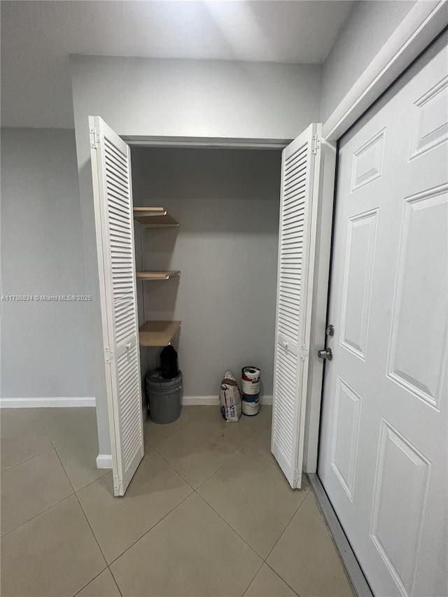 7368 SW 82nd St Unit E215, Miami, FL 33143 - view of closet