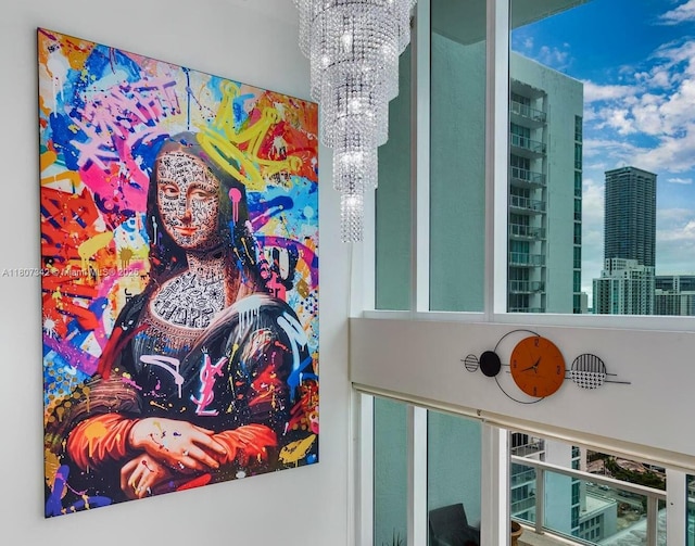 41 SE 5th St Unit 2008, Miami, FL 33131 - detailed view of a chandelier