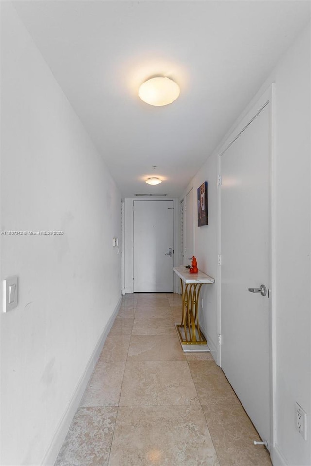 41 SE 5th St Unit 2008, Miami, FL 33131 - hallway with baseboards