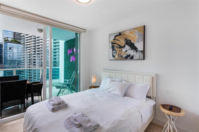 41 SE 5th St Unit 2008, Miami, FL 33131 - bedroom featuring expansive windows