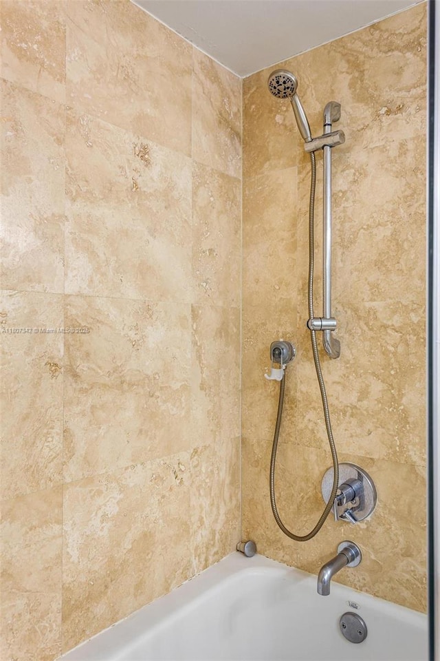 41 SE 5th St Unit 2008, Miami, FL 33131 - bathroom view of washtub / shower combination