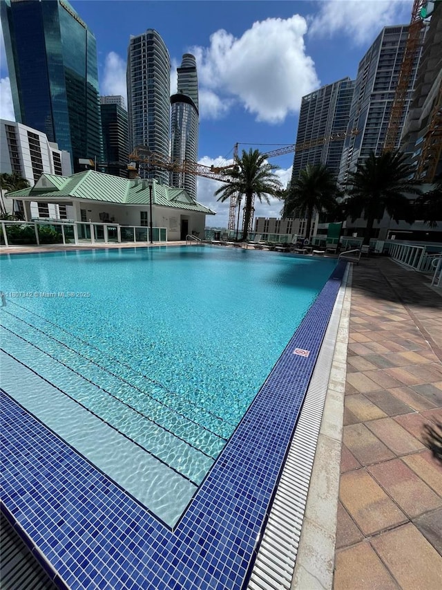 41 SE 5th St Unit 2008, Miami, FL 33131 - community pool with a view of city