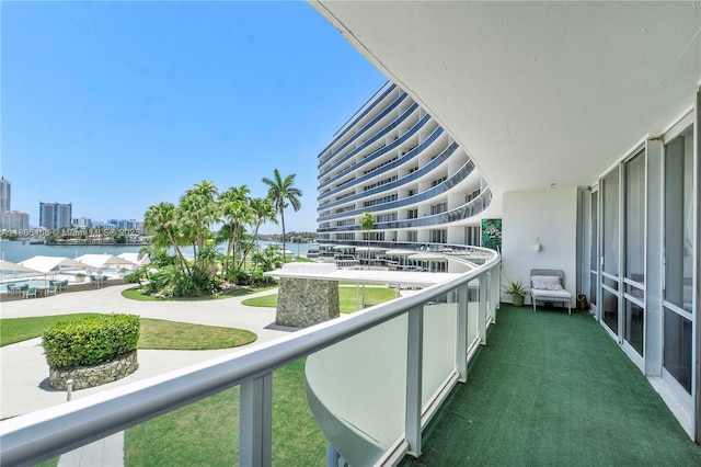 900 Bay Dr Unit 210, Miami Beach, FL 33141 - balcony featuring a water view and a city view