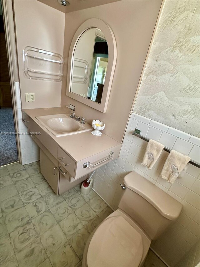 2040 N Hibiscus Dr, North Miami, FL 33181 - bathroom featuring toilet and vanity