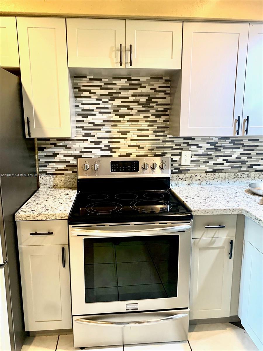 3991 NW 36th Ter, Lauderdale Lakes, FL 33309 - photo 2