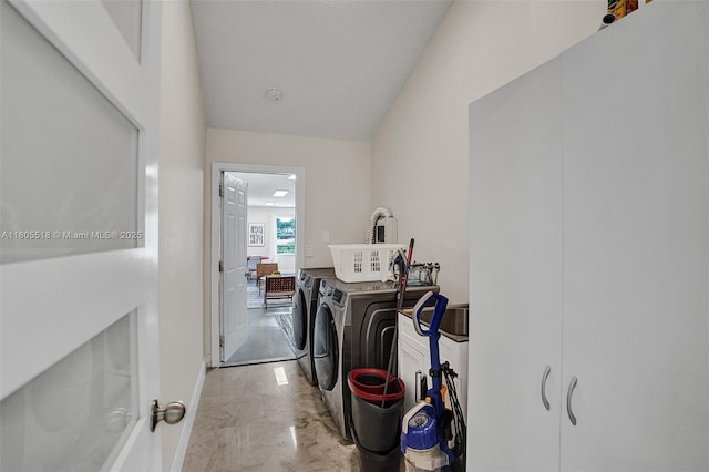 16301 SW 62nd St, Southwest Ranches, FL 33331 - laundry area featuring washing machine and clothes dryer