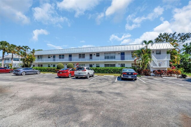 2929 SE Ocean Blvd Unit 123-2, Stuart, FL 34996 - view of uncovered parking lot