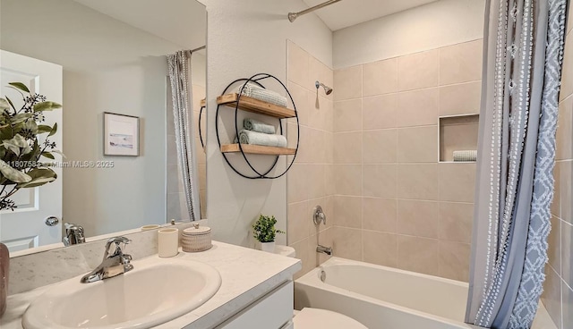 1497 NE 3rd Ave, Florida City, FL 33034 - full bath featuring shower / tub combo with curtain, vanity, and toilet