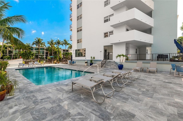 3051 NE 48th St Unit 604, Fort Lauderdale, FL 33308 - community pool with a patio area
