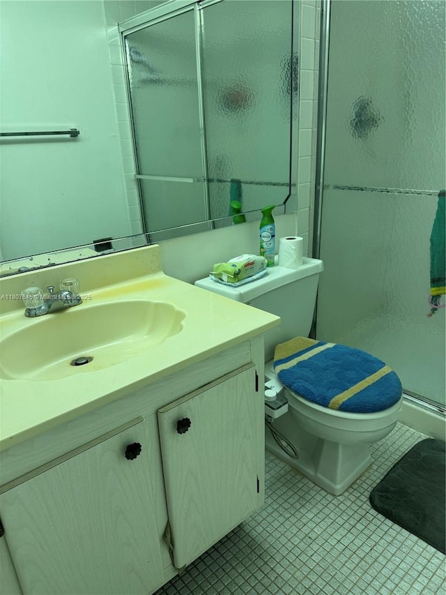 2600 NW 49th Ave Unit 103, Lauderdale Lakes, FL 33313 - full bath with toilet, vanity, and a shower stall