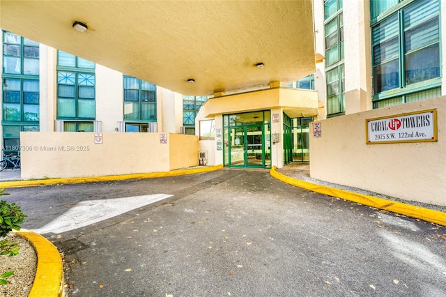 2075 SW 122nd Ave Unit 517, Miami, FL 33175 - view of exterior entry with stucco siding