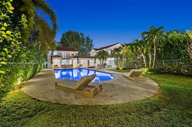 321 SW 1st Ave, Boynton Beach, FL 33435 - swimming pool with a patio