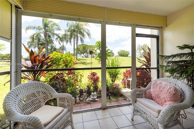 9823 S Hollybrook Lake Dr Unit 105, Pembroke Pines, FL 33025 - sunroom featuring tile patterned flooring and plenty of natural light