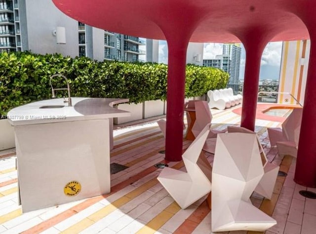 31 SE 6th St Unit 2408, Miami, FL 33131 - view of patio featuring a sink