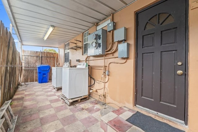 2655 NW 14th Ave, Miami, FL 33142 - entrance to property with washing machine and clothes dryer
